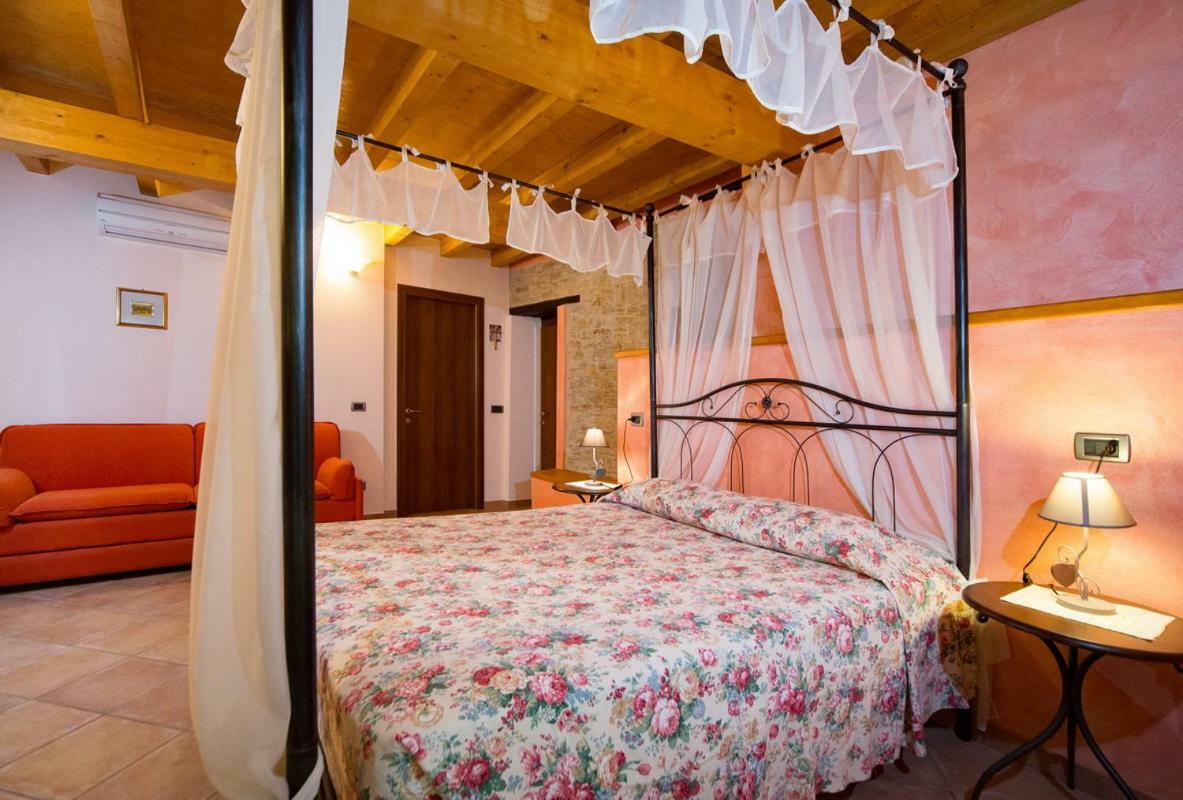 Il Nido Delle Rondini Villa Testico Exterior photo